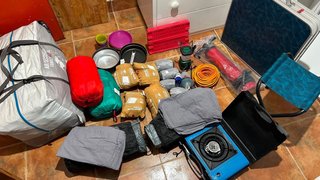 Tienda campaña Quechua y equipamiento 4 personas