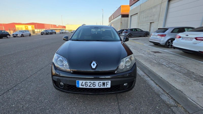 Renault Laguna 2010 - foto 1