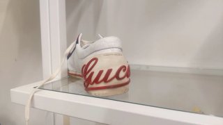 Scarpe Gucci bianche con strisce rosse e blu