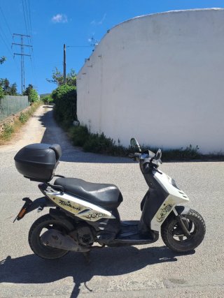 Piaggio Typhoon 125 Scooter Blanca