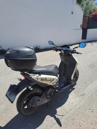 Piaggio Typhoon 125 Scooter Blanca