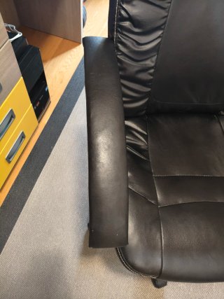 Silla de oficina negra