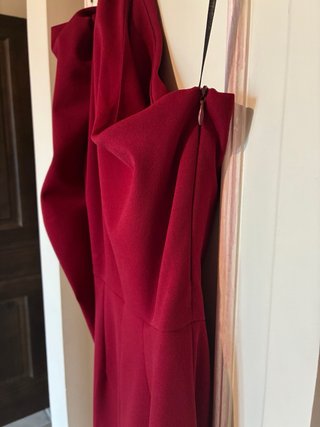 Vestido de fiesta rojo de invitada