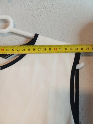 Blusa Zara Blanca con Detalles Negros