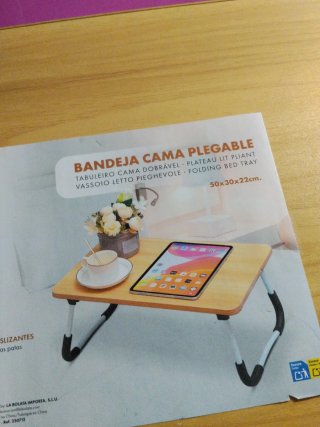 Mesa auxiliar para desayuno y trabajo