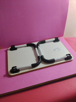 Mesa auxiliar para desayuno y trabajo