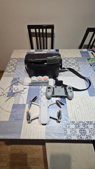 Dron Potensic Atom 2