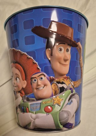 Bota Porta Bolígrafos + palomitero Toy Story Woody