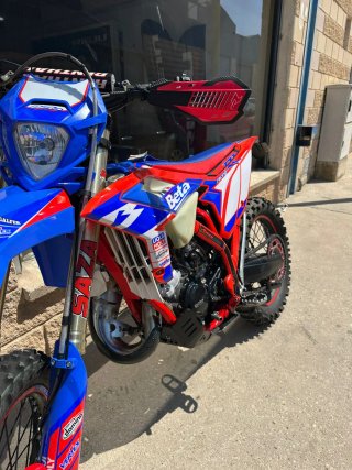 Beta Racing 125 2024 Enduro Moto 2 tiempos