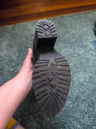 Botines negros con hebillas