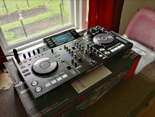 Pioneer XDJ-RX DJ Controller