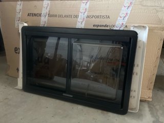 Ventana Camper Oscurecedor Mosquitera