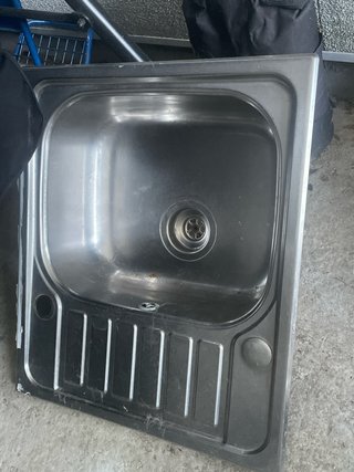 Se regala Fregadero de cocina metálico