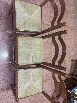 3 Sillas de Madera con Asiento de Fibra