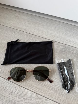 Gafas de sol Mango metal doradas polarizadas