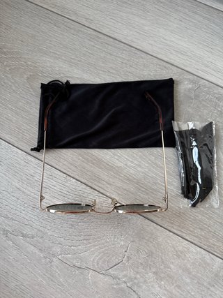 Gafas de sol Mango metal doradas polarizadas