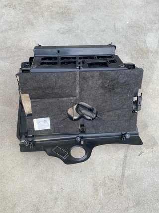 Guantera Volkswagen Passat B6/B7