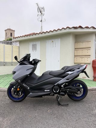 Yamaha TMAX 560
