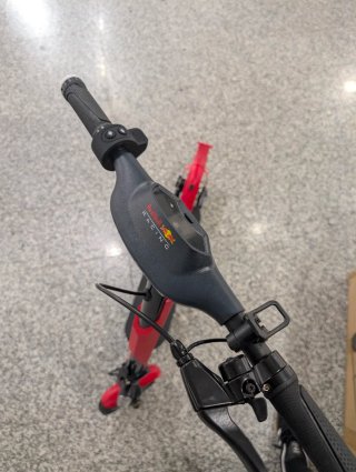 Patinete Eléctrico Red Bull Racing Nuevo
