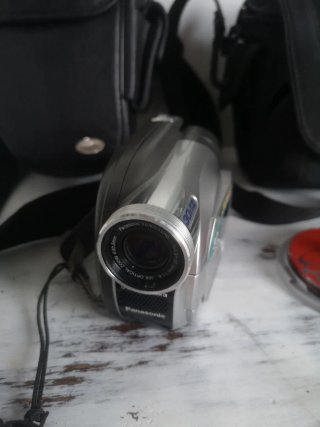 Videocámara Panasonic Plata y Negra