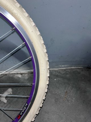 Bicicleta infantil 20 blanca y morada
