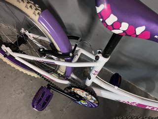 Bicicleta infantil 20 blanca y morada