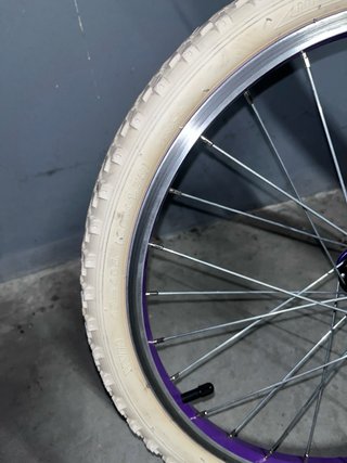 Bicicleta infantil 20 blanca y morada