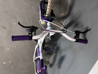 Bicicleta infantil 20 blanca y morada