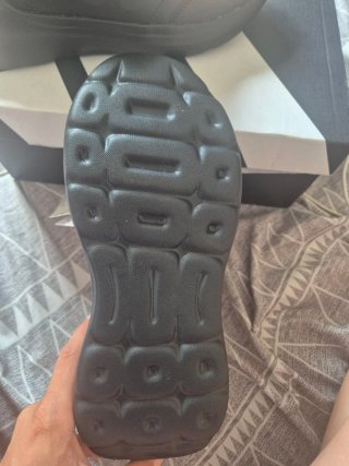 Adidas negras talla 37 con caja y etiqueta