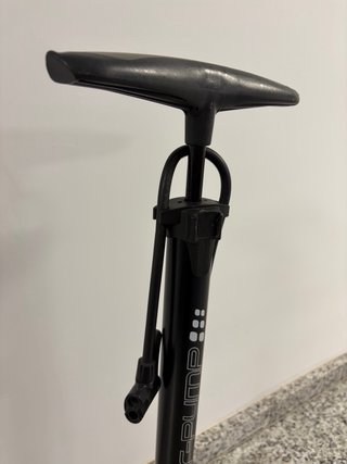 Hinchador de bicicleta con manómetro
