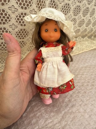 Muñeca Laura Coleta Pelo Largo