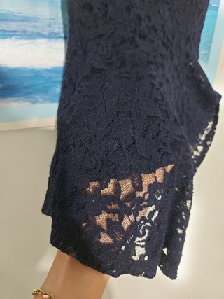 Top in pizzo blu