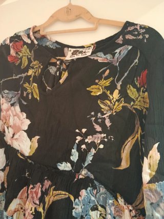 Blusa floral manga larga mujer