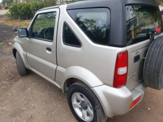 Suzuki Jimny 2010