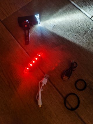 2 Luces LED para bicicleta nuevas a estrenar