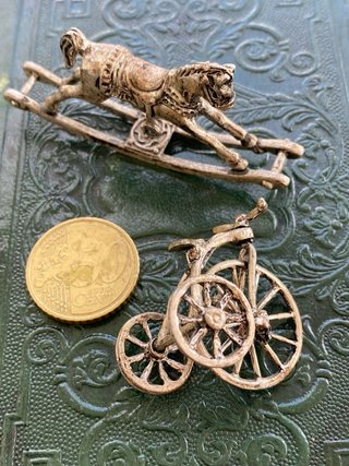 Pareja antiguas figuras miniatura de colección