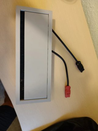 Regleta de enchufes para armario