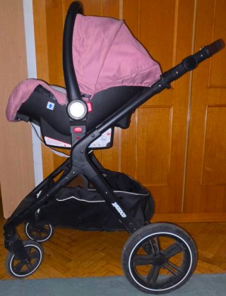 Passeggino per bambini rosa e nero