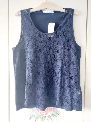 Camiseta de encaje azul marino