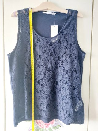 Camiseta de encaje azul marino