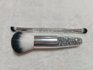 Lote Maquillaje Deliplus: Sombras, Brocha, Labial
