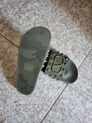 Chanclas Valentino Verde Militar