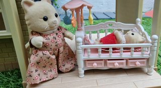 Cuna Trillizos Sylvanian Families