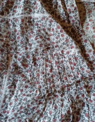 Blusa floral beige y multicolor
