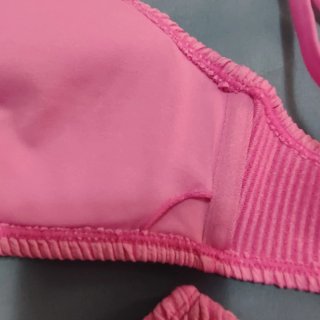 Bikini rosa texturizado Lefties estilo brasileño