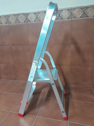 Escalera Aluminio Plegable 2 Peldaños
