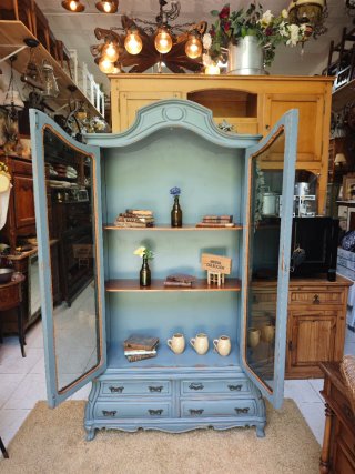 Vitrina Francesa Azul y Marrón