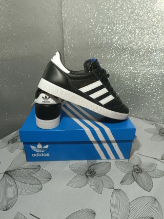 Zapatillas Adidas Gazelle Team Negras. De Piel