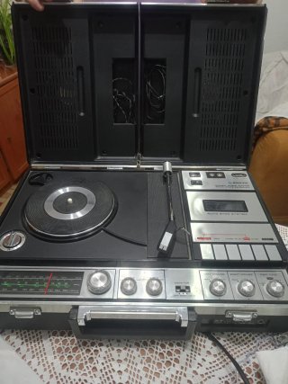 Tocadiscos Sanyo Antiguo