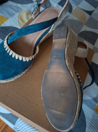 Cuñas Bata Azul Marino
